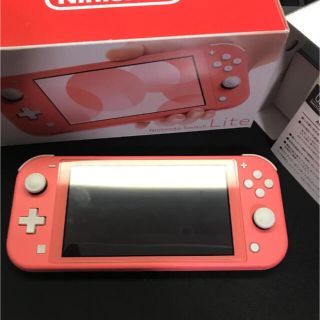 ニンテンドースイッチ(Nintendo Switch)の2020年【美品】スイッチライトSwitchLite本体ピンク(携帯用ゲーム機本体)