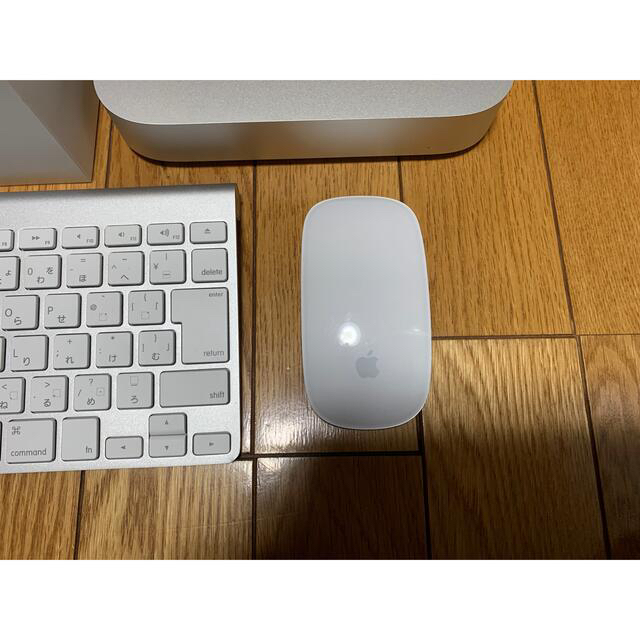 Apple(アップル)のM1 2020 APPLE Mac miniマジックキーボードマジックマウス付き スマホ/家電/カメラのPC/タブレット(デスクトップ型PC)の商品写真