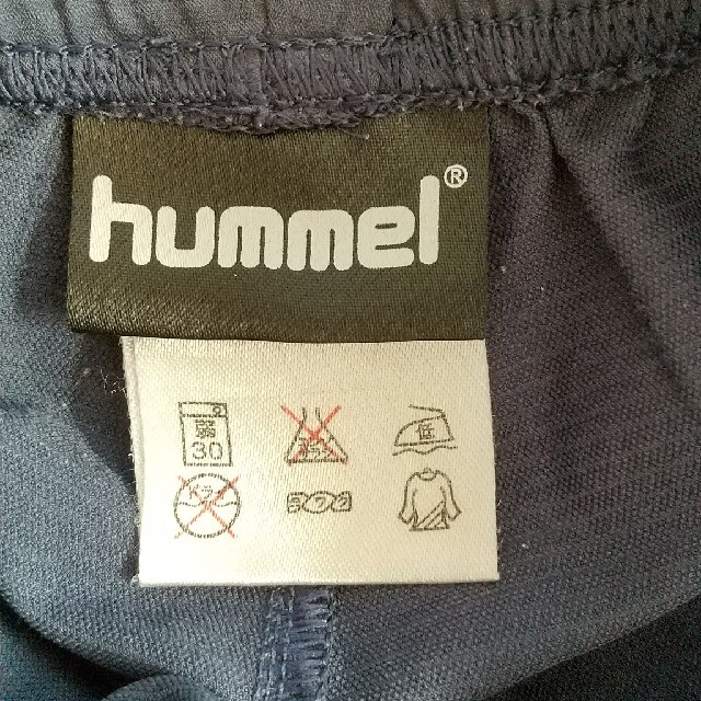 hummel(ヒュンメル)のhummel ハーフパンツ スポーツ/アウトドアのサッカー/フットサル(ウェア)の商品写真