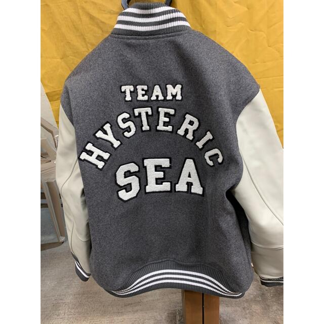 HYSTERIC GLAMOUR(ヒステリックグラマー)のwind and sea × hystericglamor スタジャン グレーL メンズのジャケット/アウター(スタジャン)の商品写真