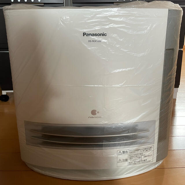 Panasonic(パナソニック)の本日限定値下げ✨未使用✨パナソニック加湿セラミックファンヒーター スマホ/家電/カメラの冷暖房/空調(ファンヒーター)の商品写真