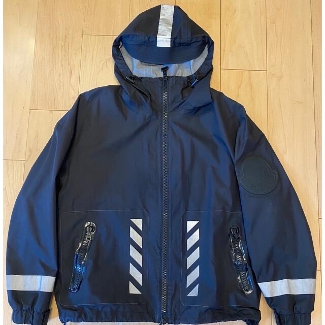 MONCLER(モンクレール)の激レア OFF-WHITE✖️MONCLER モンクレールOナイロンジャケット メンズのジャケット/アウター(ナイロンジャケット)の商品写真