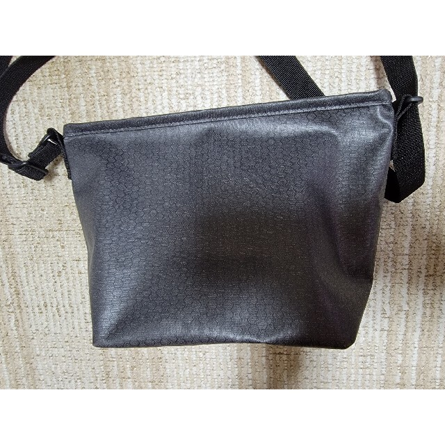 TIGORA(ティゴラ)の美品　TIGORA　ティゴラ　ミニショルダーバッグ　メッセンジャーバッグ メンズのバッグ(ショルダーバッグ)の商品写真