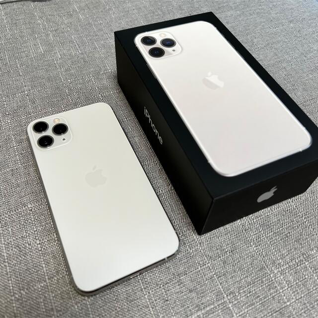 Apple(アップル)のiPhone11pro  256GB シルバー SIMフリー スマホ/家電/カメラのスマートフォン/携帯電話(スマートフォン本体)の商品写真