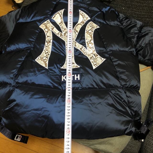 KITH MLB NEW YORK Yankees  ダウンジャケット メンズのジャケット/アウター(ダウンジャケット)の商品写真