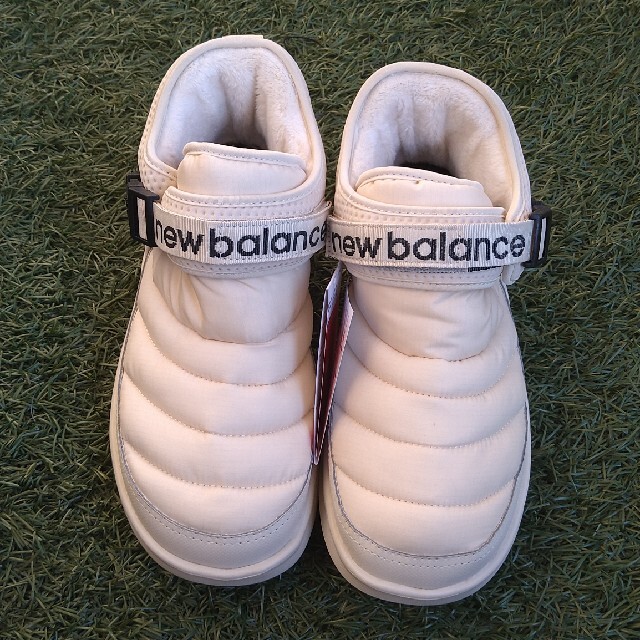New Balance(ニューバランス)のゆーりん様　　ニューバランス　モックミッド　アイボリー　24cm レディースの靴/シューズ(スニーカー)の商品写真