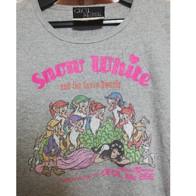 CECIL McBEE(セシルマクビー)の希少★セシルマクビー★スノーホワイト★白雪姫 コラボTシャツ★激レア レディースのトップス(Tシャツ(半袖/袖なし))の商品写真