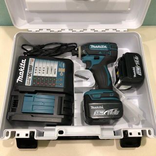 マキタ(Makita)の マキタ インパクトドライバーTD138DRFX　充電器BL1430B✕2(メンテナンス用品)