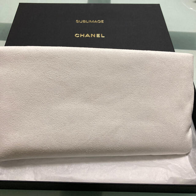 CHANEL(シャネル)のシャネルサブリマージュ　白化粧ポーチ エンタメ/ホビーのコレクション(ノベルティグッズ)の商品写真