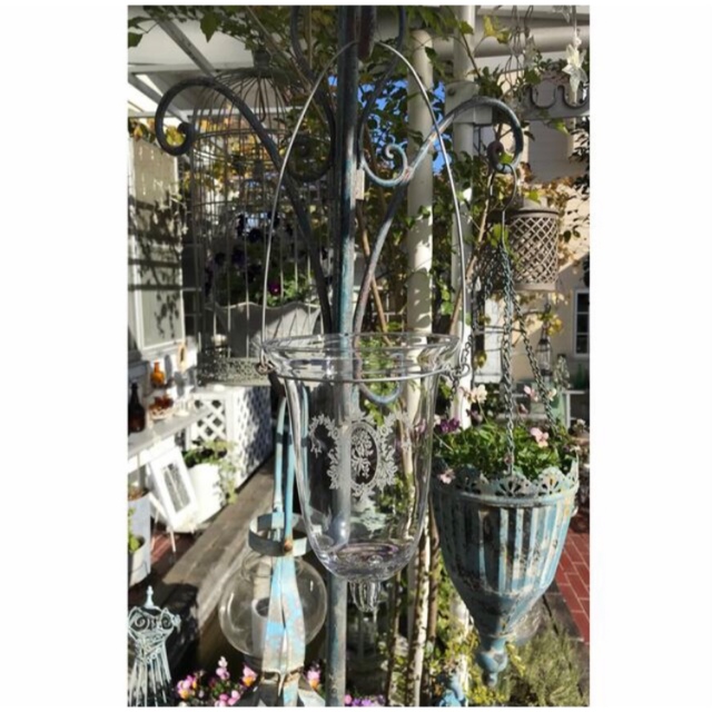 LAURA ASHLEY(ローラアシュレイ)のハンギングスタイルのガラスポット(Ｌ) インテリア/住まい/日用品のインテリア小物(花瓶)の商品写真