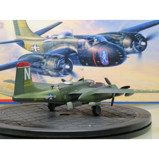 完成品 レベル 1/72 A-26B インベーダー ¥245,000(税込) 送 エンタメ/ホビーのおもちゃ/ぬいぐるみ(模型/プラモデル)の商品写真