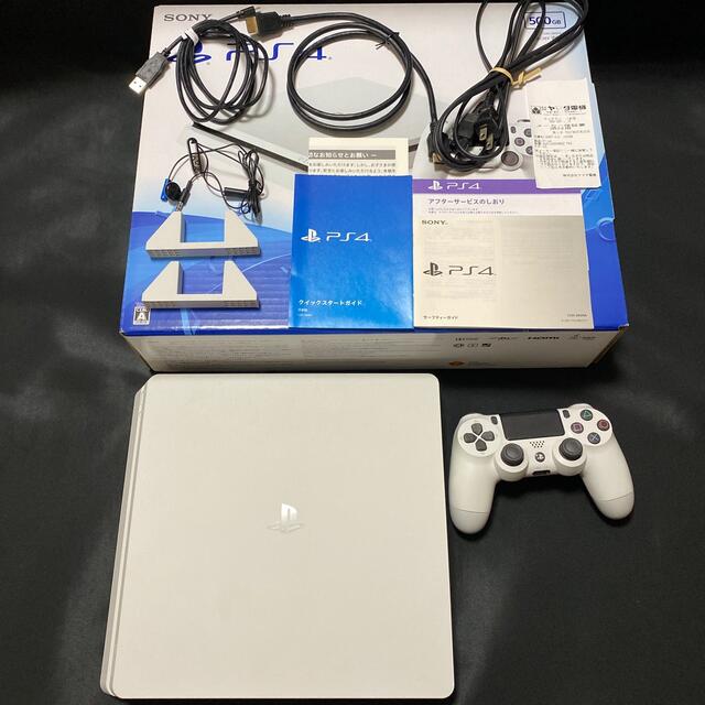 SONY(ソニー)のPlayStation4 ホワイト　500GB (CUH-2000AB02) エンタメ/ホビーのゲームソフト/ゲーム機本体(家庭用ゲーム機本体)の商品写真