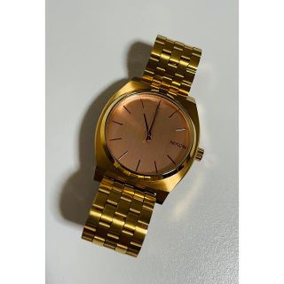 ニクソン(NIXON)の【電池新品の美品】NIXONのTIMETELLER ピンクゴールド(腕時計)