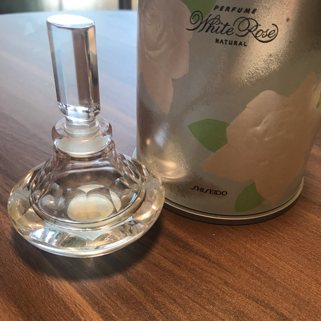 SHISEIDO (資生堂)(シセイドウ)の資生堂 香水 ホワイトローズナチュラル／32ml コスメ/美容の香水(香水(女性用))の商品写真