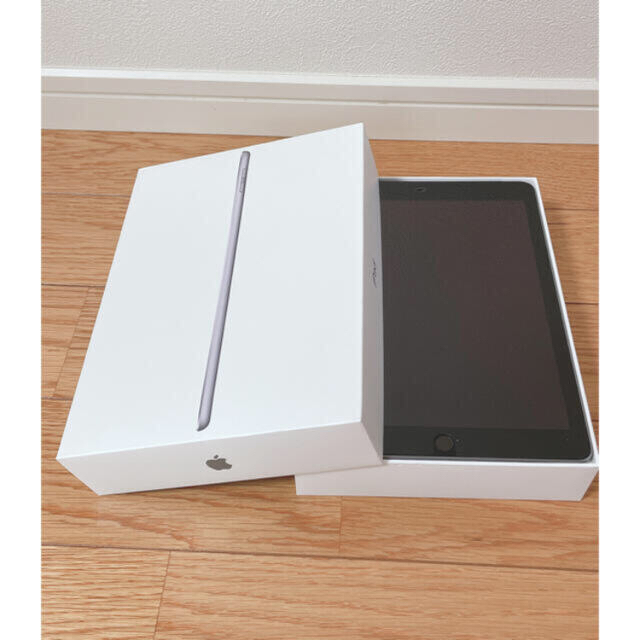 iPad(アイパッド)のiPad 第6世代(シルバー) Wi_Fi+Celluler 32GB スマホ/家電/カメラのPC/タブレット(タブレット)の商品写真