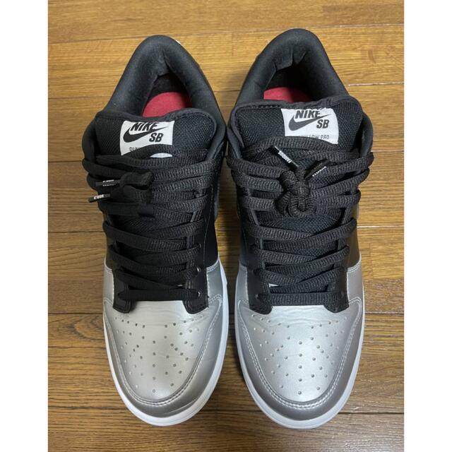 NIKE SB DUNK LOW OG QS SUPREME SILVER 3