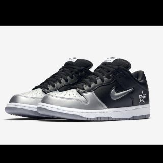 ナイキ(NIKE)のNIKE SB DUNK LOW OG QS SUPREME SILVER (スニーカー)