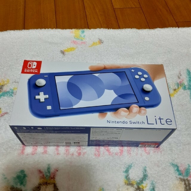 ニンテンドースイッチライトブルー-