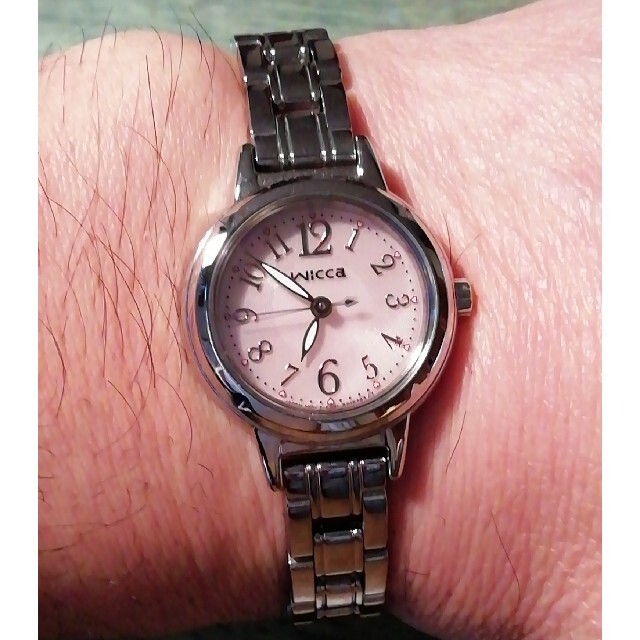 CITIZEN(シチズン)のF32　超美品　シチズン・ウィッカ　　　ソーラー時計 レディースのファッション小物(腕時計)の商品写真