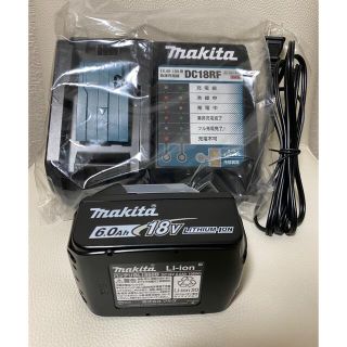 マキタ(Makita)のマキタ　新品未使用最新純正バッテリー、充電器セット！(工具/メンテナンス)