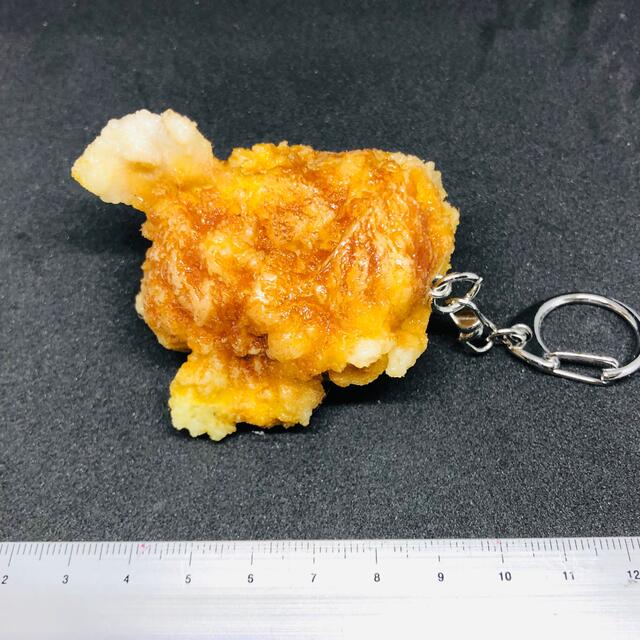 唐揚げキーホルダー  （食品サンプル） メンズのファッション小物(キーホルダー)の商品写真