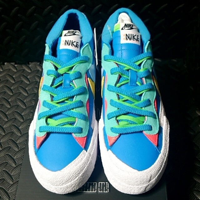 sacai(サカイ)のKAWS sacai Nike Blazer Low メンズの靴/シューズ(スニーカー)の商品写真