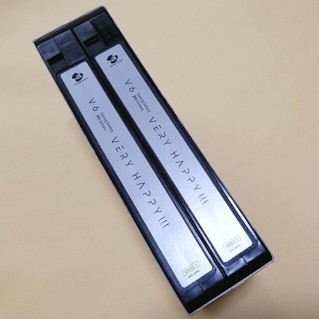 V6(ブイシックス)のV6／VERY HAPPY!!!【VHS】 エンタメ/ホビーのDVD/ブルーレイ(アイドル)の商品写真