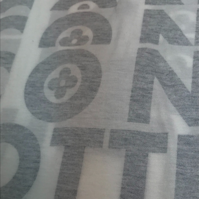 LOUIS VUITTON(ルイヴィトン)のルイヴィトン LOUIS VUITTON リバースシグネチャーコットンジャージ 1A8M5R アパレル 服 半袖Ｔシャツ コットン ホワイト/ネイビー 新品同様 レディースのトップス(Tシャツ(半袖/袖なし))の商品写真