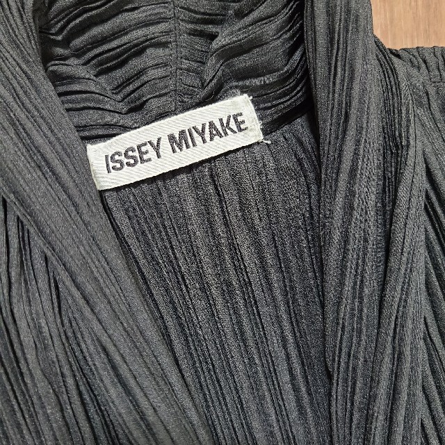 ISSEY MIYAKE(イッセイミヤケ)のイッセイミヤケ☆女優コート レディースのジャケット/アウター(ロングコート)の商品写真