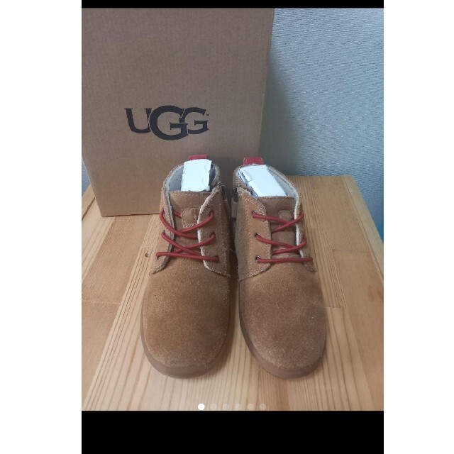 UGG(アグ)のUGG　トドラー　シューズ キッズ/ベビー/マタニティのキッズ靴/シューズ(15cm~)(ブーツ)の商品写真