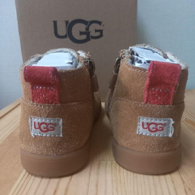 UGG(アグ)のUGG　トドラー　シューズ キッズ/ベビー/マタニティのキッズ靴/シューズ(15cm~)(ブーツ)の商品写真