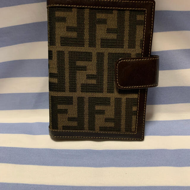 いします FENDI ズッカ柄手帳カバー の通販 by kimi's shop
