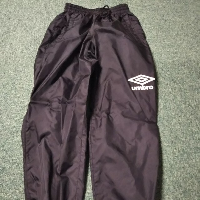 150-140 UMBRO ビステ 上下 サッカー 再値下 キッズ/ベビー/マタニティのキッズ/ベビー/マタニティ その他(その他)の商品写真