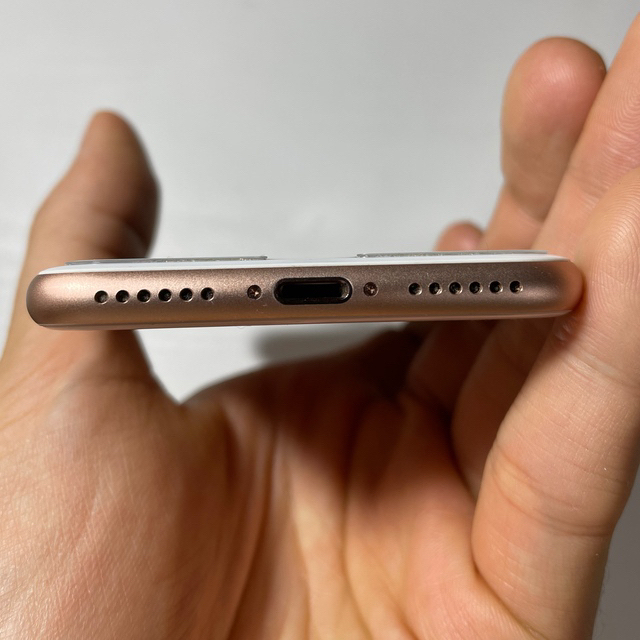 iPhone(アイフォーン)のiPhone8 64GB   ピンクゴールド スマホ/家電/カメラのスマートフォン/携帯電話(スマートフォン本体)の商品写真