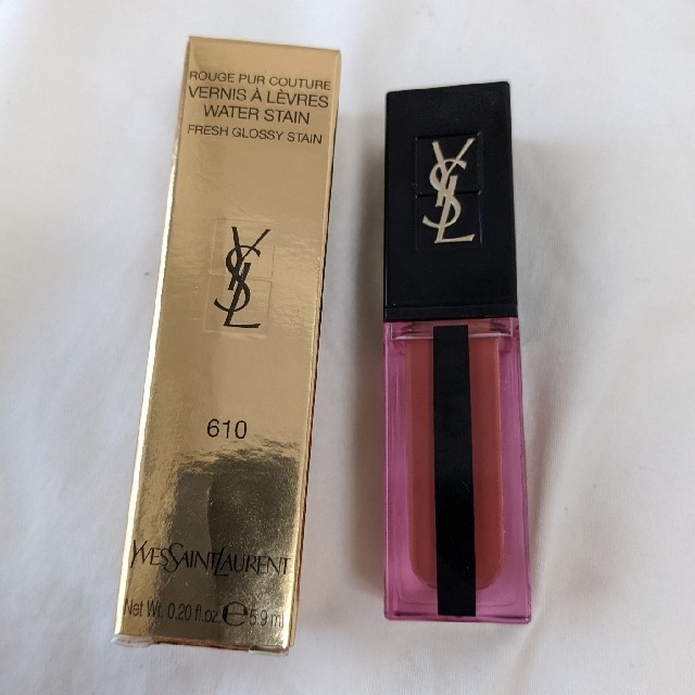 Yves Saint Laurent Beaute(イヴサンローランボーテ)のイヴ・サンローラン　ルージュピュールクチュールヴェルニウォータースティン610 コスメ/美容のベースメイク/化粧品(口紅)の商品写真