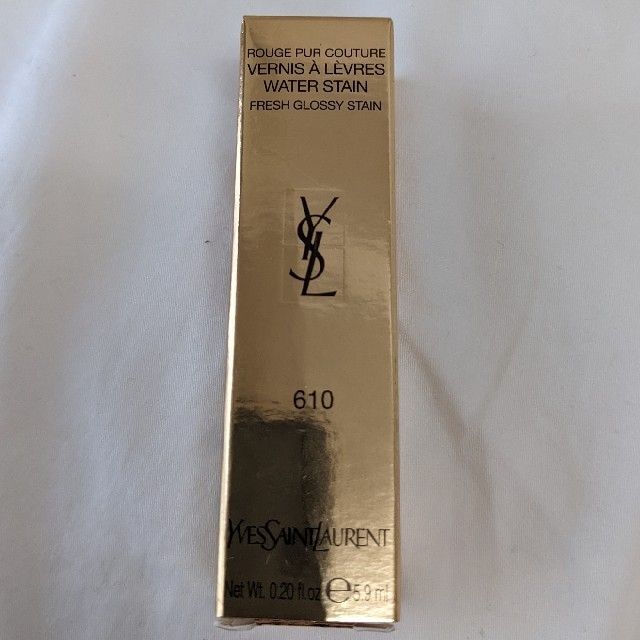 Yves Saint Laurent Beaute(イヴサンローランボーテ)のイヴ・サンローラン　ルージュピュールクチュールヴェルニウォータースティン610 コスメ/美容のベースメイク/化粧品(口紅)の商品写真