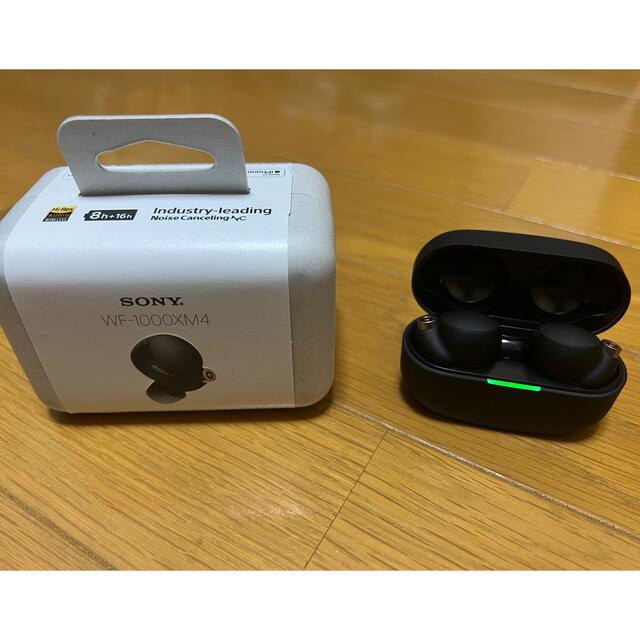 SONY(ソニー)の家電店納品書付き【ほぼ未使用】SONY WF-1000XM4(B)＋ラバーケース スマホ/家電/カメラのオーディオ機器(ヘッドフォン/イヤフォン)の商品写真