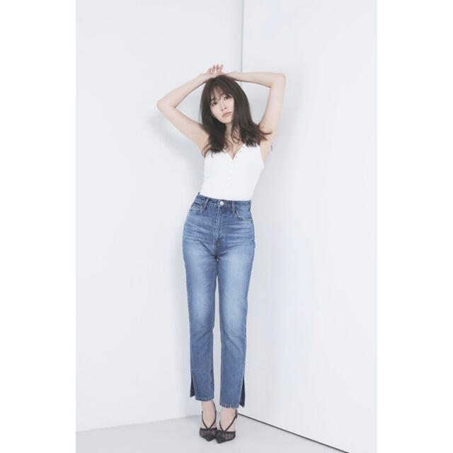 SNIDEL(スナイデル)のTokyo High Rise Jeans/blue  26 最終価格 レディースのパンツ(デニム/ジーンズ)の商品写真