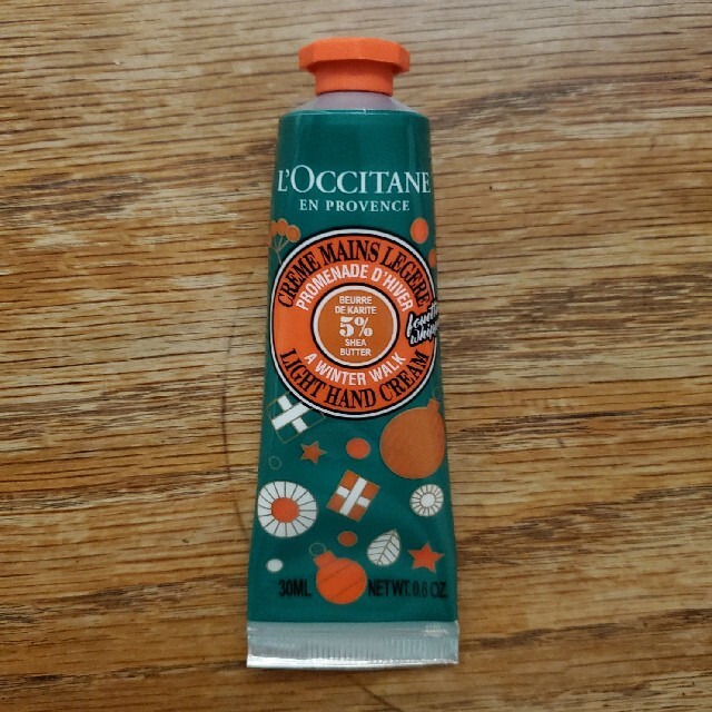 L'OCCITANE(ロクシタン)のロクシタン　スノーシアハンドクリーム　フィグ　30ml コスメ/美容のボディケア(ハンドクリーム)の商品写真