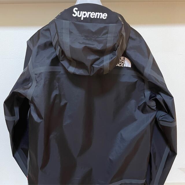 Supreme(シュプリーム)のSupreme SummitSeriesOuterTapeSeamjacket メンズのジャケット/アウター(マウンテンパーカー)の商品写真