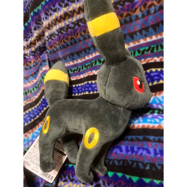 ポケモン(ポケモン)のポケモン　ブラッキー　ぬいぐるみ　タグ付き エンタメ/ホビーのおもちゃ/ぬいぐるみ(ぬいぐるみ)の商品写真