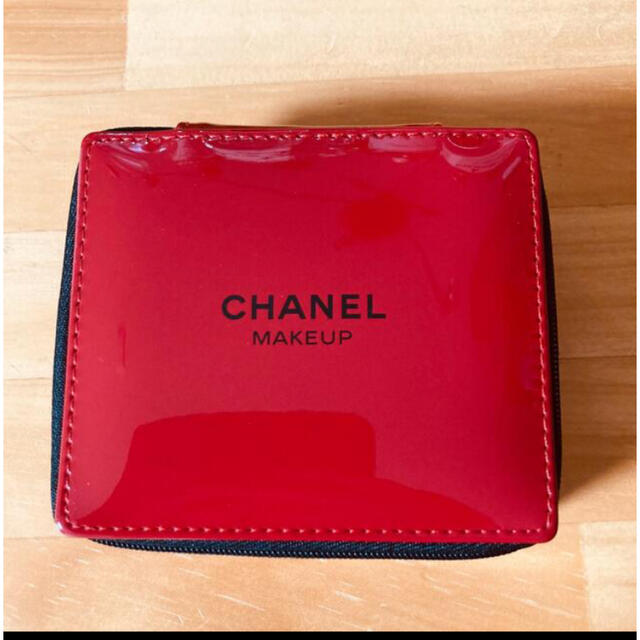 【CHANEL】ホリデーメイクアップセット(ポーチ) 【CHANEL】ホリデーメイクアップセット(ポーチ)
