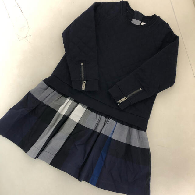 BURBERRY(バーバリー)の【 はな様ご専用です 】バーバリー ワンピース 6y キッズ/ベビー/マタニティのキッズ服女の子用(90cm~)(ワンピース)の商品写真