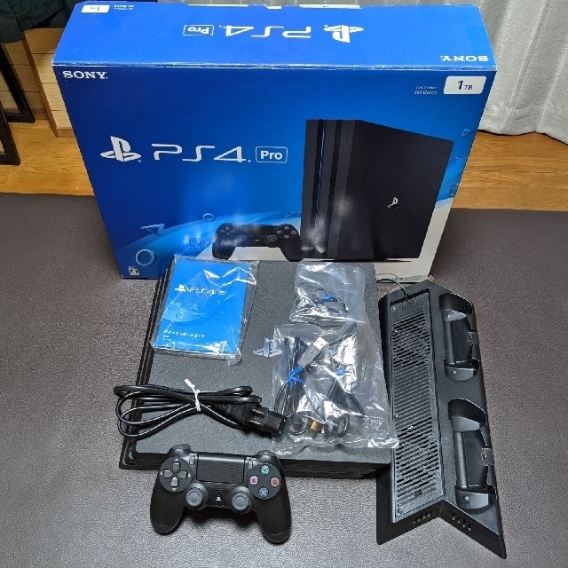 PS4 Pro 1TB CUH-7000B 冷却ファン&充電出来るスタンド付き