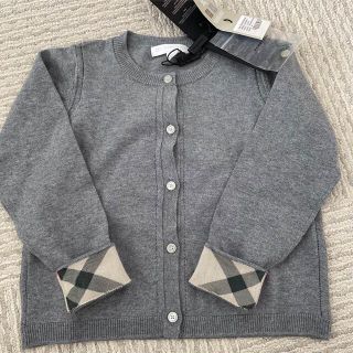 バーバリー(BURBERRY)の【 専用です 】Burberry カーディガン　6y 新品(カーディガン)