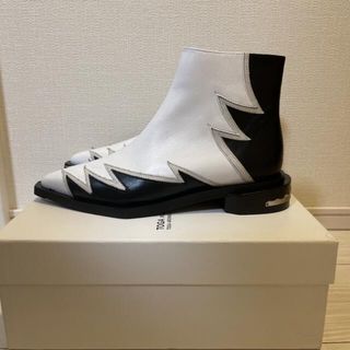 【新品】TOGA PULLA ウエスタンショートブーツ　白　WHITE 40