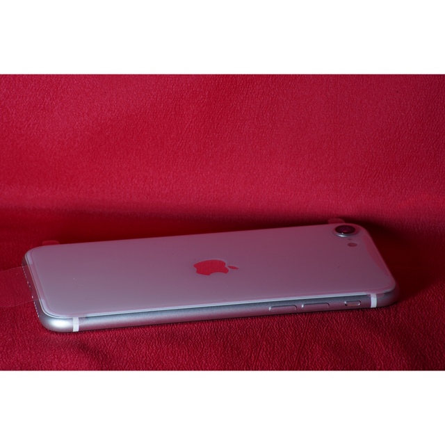 iPhone SE2 本体 64GB ホワイト 新品未使用品 6