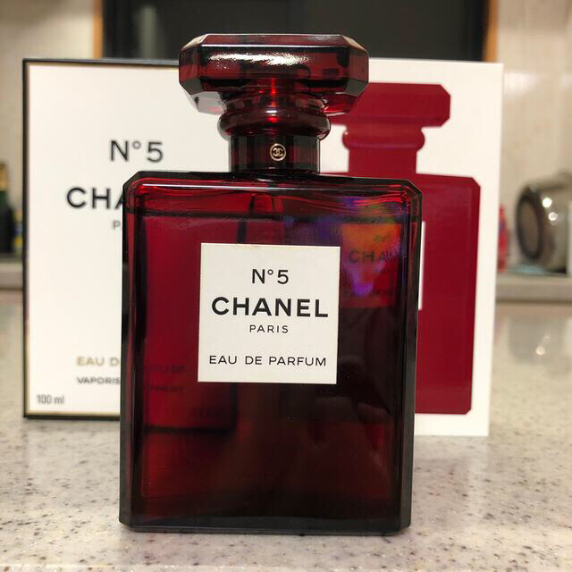 CHANEL No 5 ✨限定色赤ボトルの香水 | フリマアプリ ラクマ
