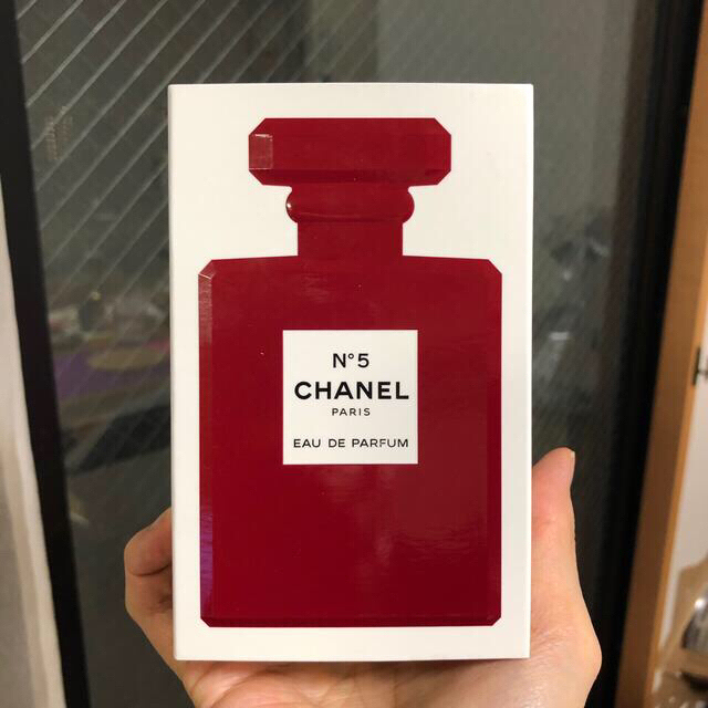 CHANEL No 5 ✨限定色赤ボトルの香水