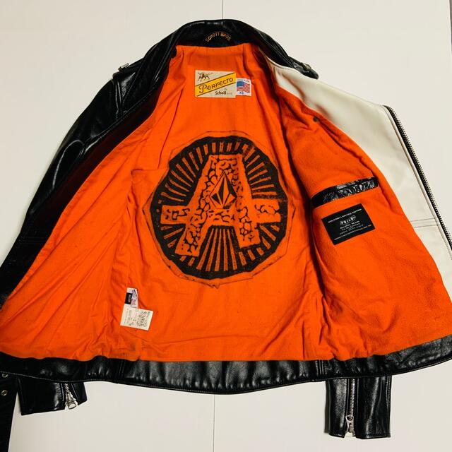 schott(ショット)の【極美品】SCHOTT×VOLCOM ライダースジャケット　定価12万円【限定】 メンズのジャケット/アウター(ライダースジャケット)の商品写真